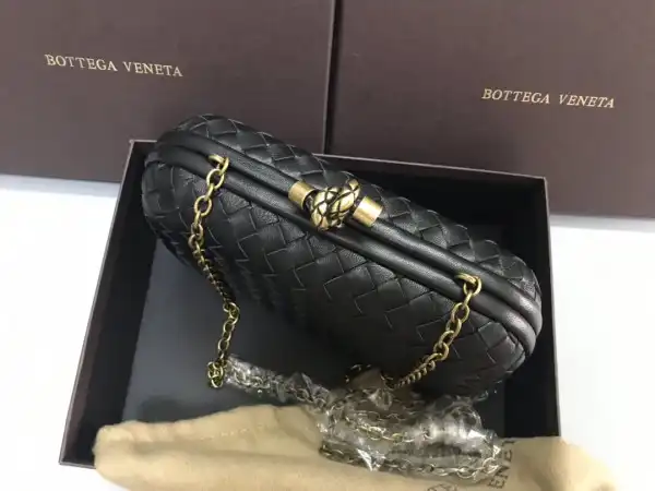 Frstbag ru BOTTEGA VENETA CHAIN KNOT