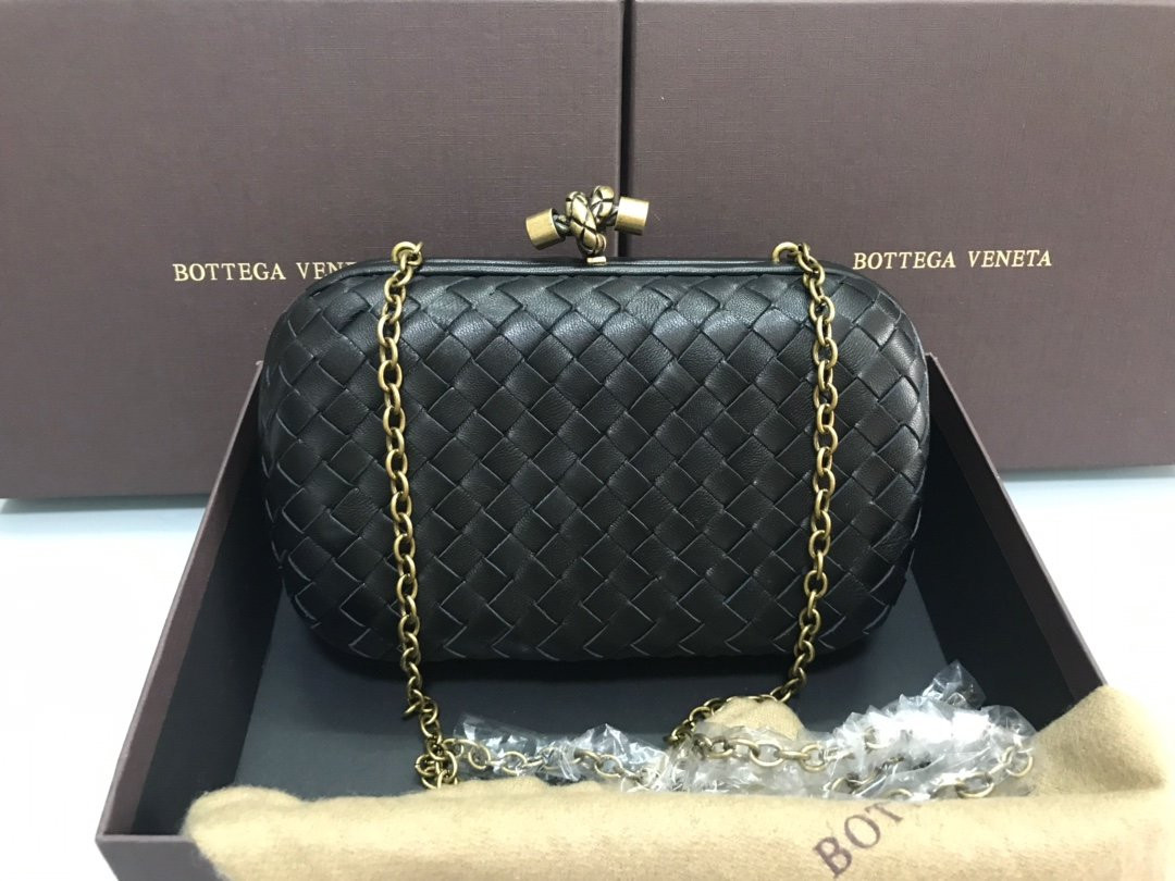 BOTTEGA VENETA CHAIN KNOT