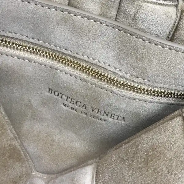 BOTTEGA VENETA THE CHAIN CASSETTE