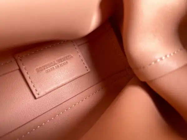 BOTTEGA VENETA POINT