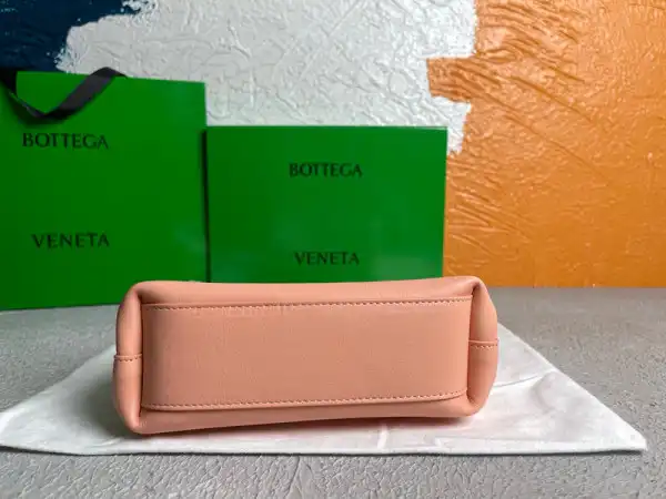 Firstbag Ru BOTTEGA VENETA POINT