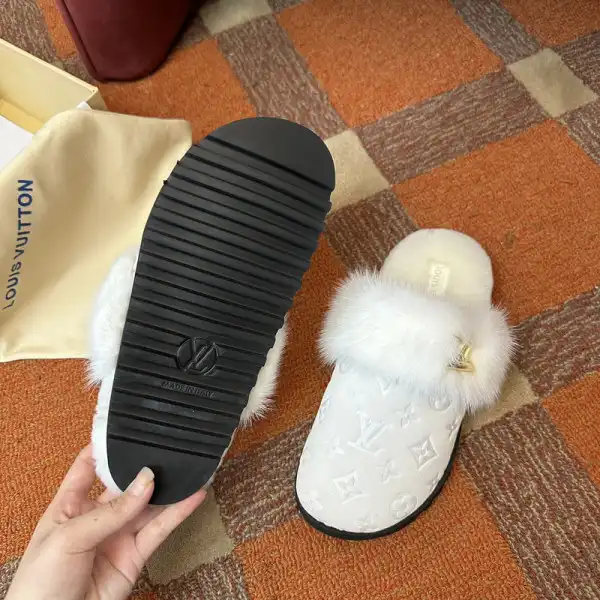 LOUIS VUITTON SANDALS