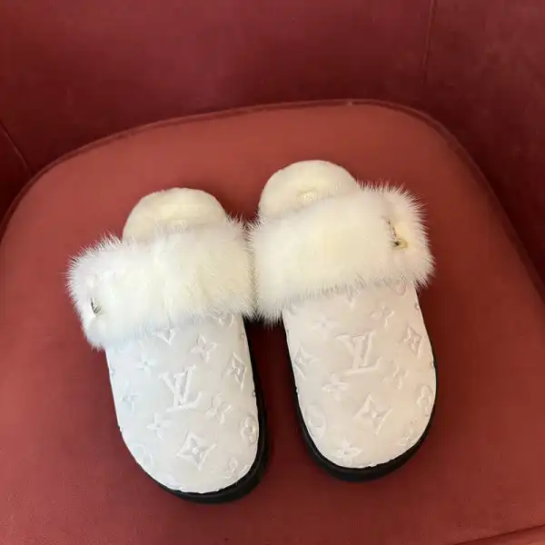 Bagsoffer LOUIS VUITTON SANDALS