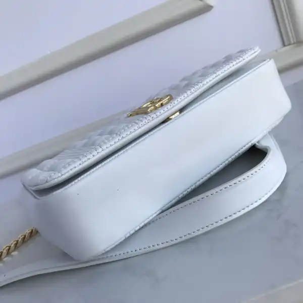 BURBERRY Lola Bag