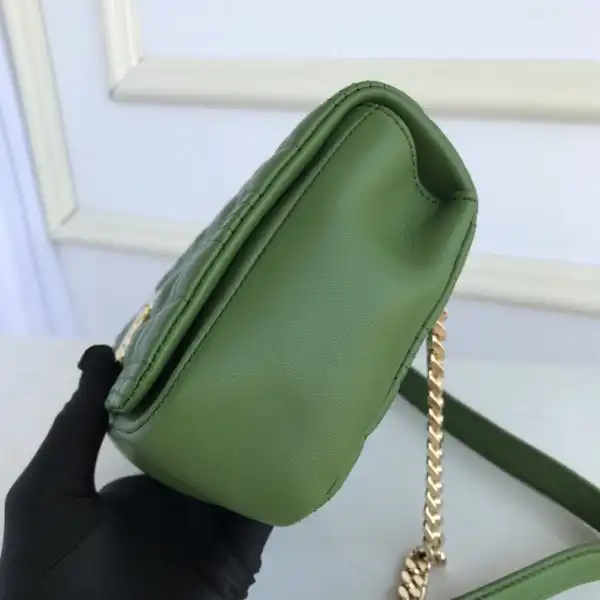 BURBERRY Lola Bag