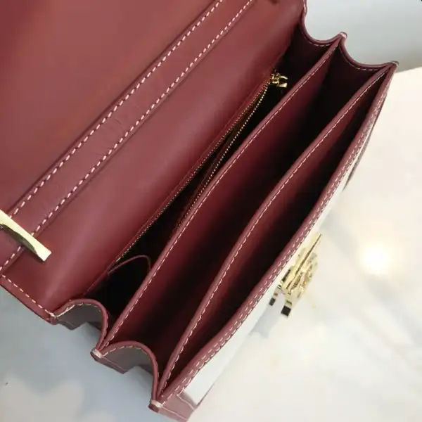 Yupoo bagsoffer BURBERRY Two-tone Canvas and Leather TB Bag