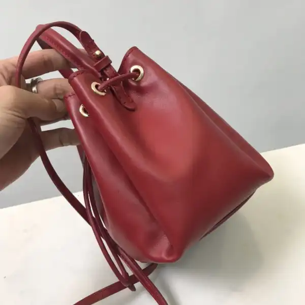 Yupoo bagsoffer BURBERRY BMonogram Motif Leather Bucket Bag