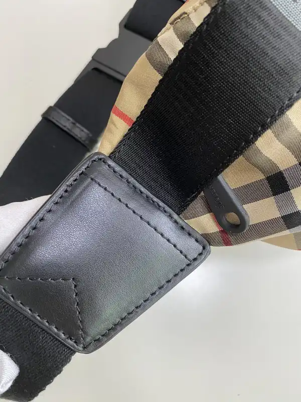 BURBERRY BUM BAG