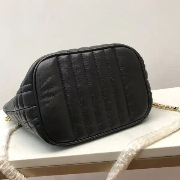 Frstbag ru BURBERRY Small Quilted Lambskin Lola Bucket Bag