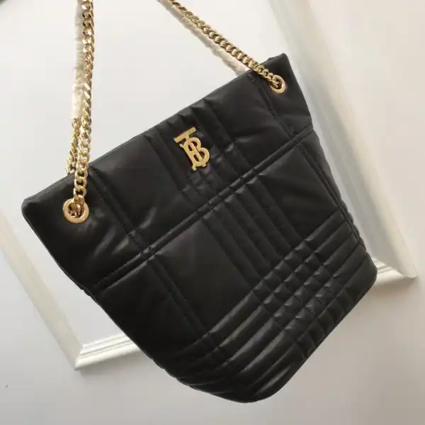 Yupoo bagsoffer BURBERRY Medium Quilted Lambskin Lola Bucket Bag