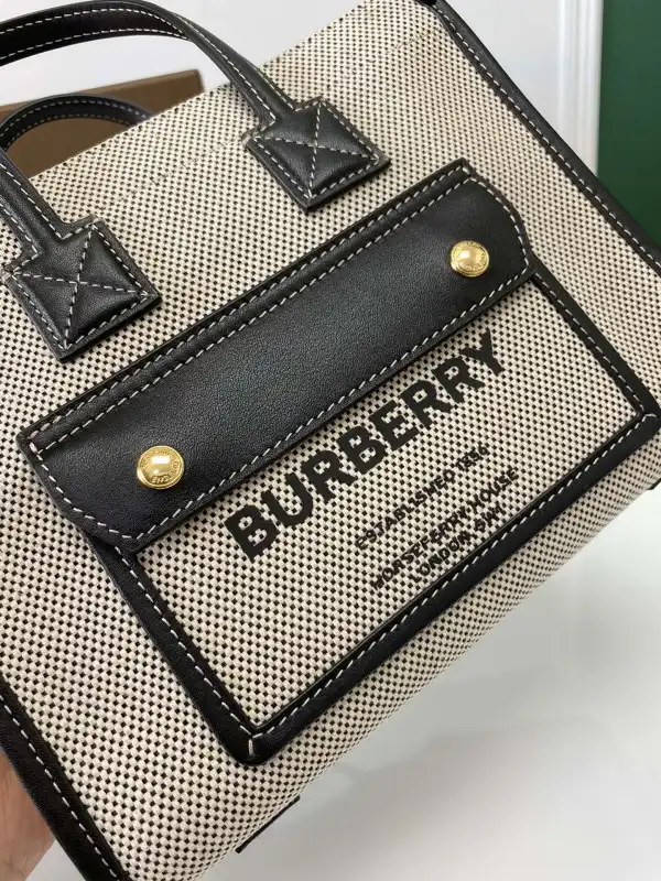 BURBERRY Mini Freya TOTE