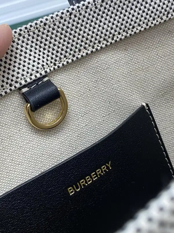 Bagsoffer yupoo BURBERRY Mini Freya TOTE