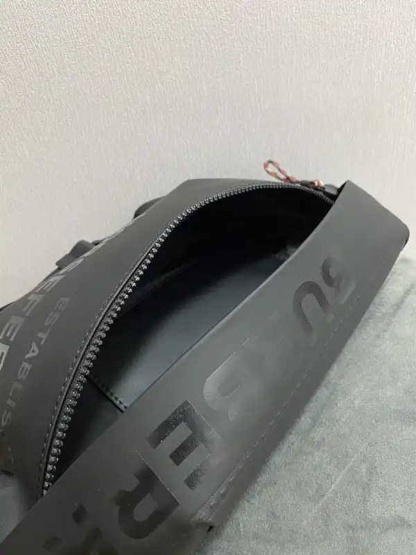 Bagsoffer BURBERRY BUM BAG