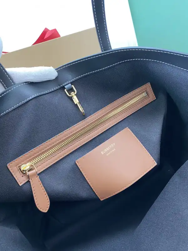 Bagsoffer BURBERRY Leather Tote