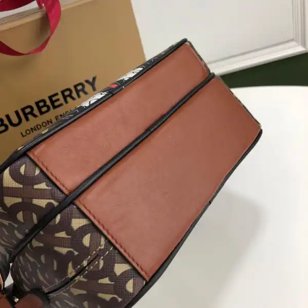 First Bag Ru BURBERRY Medium Monogram Stripe E-canvas Camera Bag