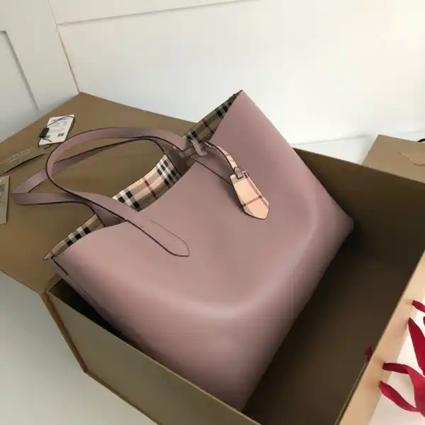 Bagsoffer yupoo BURBERRY TOTE BAG