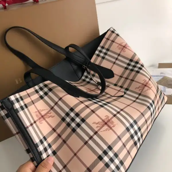 BURBERRY TOTE BAG