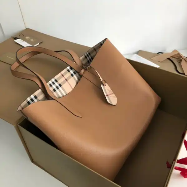 Bagsoffer yupoo BURBERRY TOTE BAG