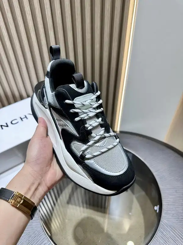 Gienvchy Men Sneakers