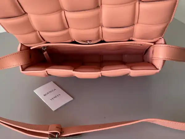 First bag ru BOTTEGA VENETA CASSETTE