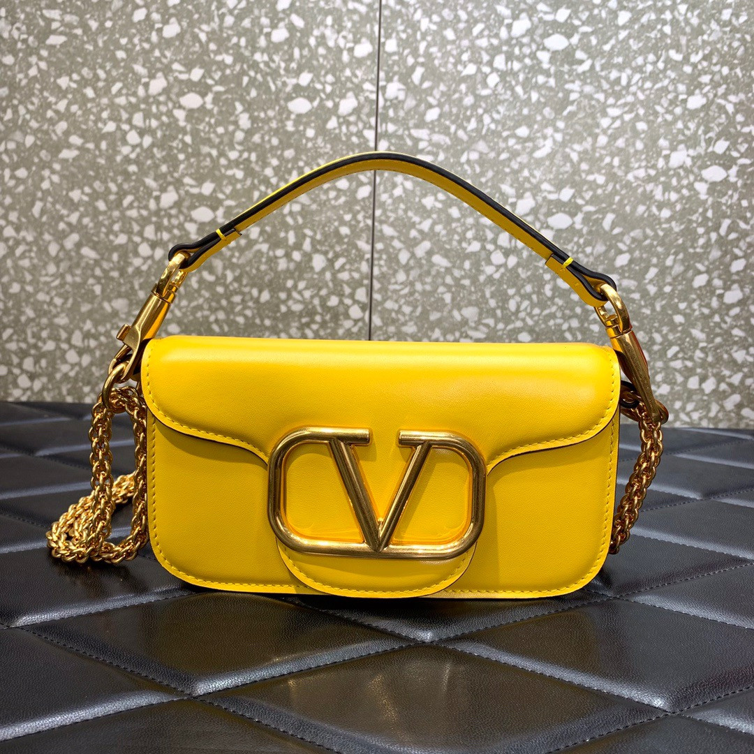 HOT SALE VALENTINO LOCÒ SMALL SHOULDER BAG IN CALFSKIN