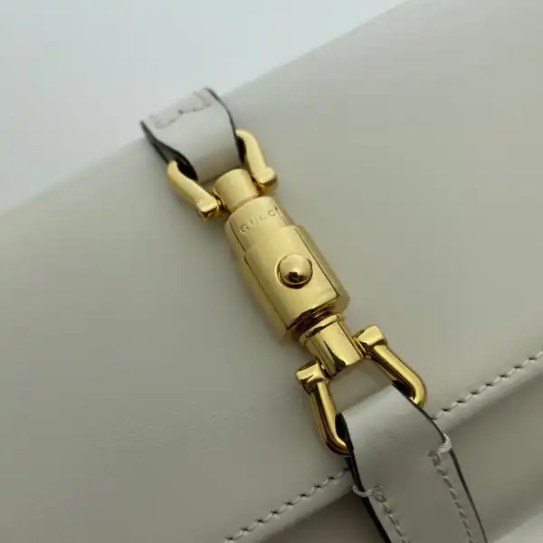 GUCCI Jackie 1961 chain wallet