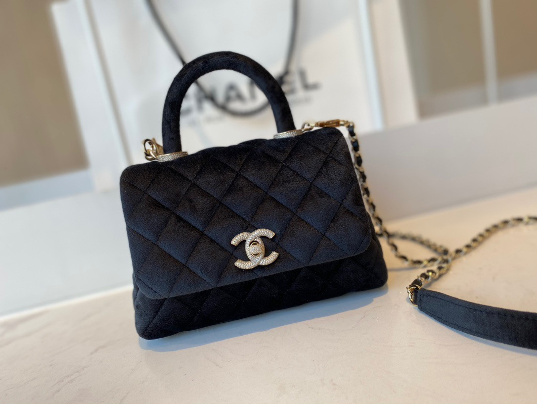 CL MINI FLAP BAG WITH TOP HANDLE