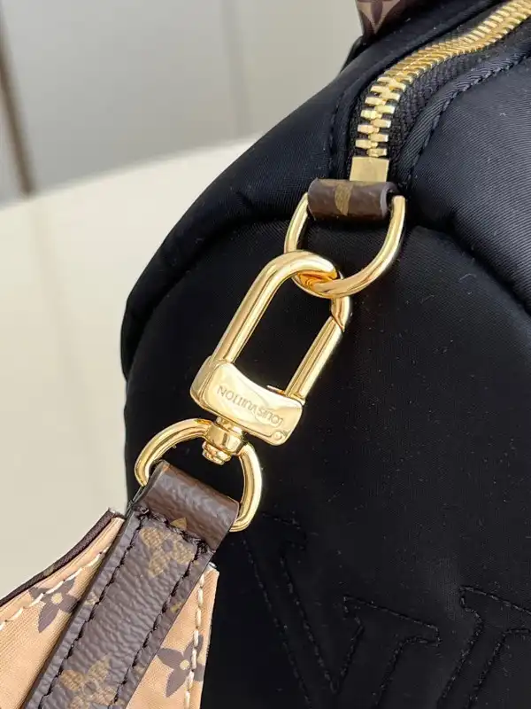 First bag ru LOUIS VUITTON SPEEDY BANDOULIÈRE 25