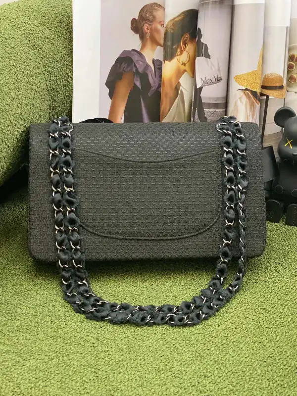 First bag ru CHANEL CHANELASSIC HANDBAG