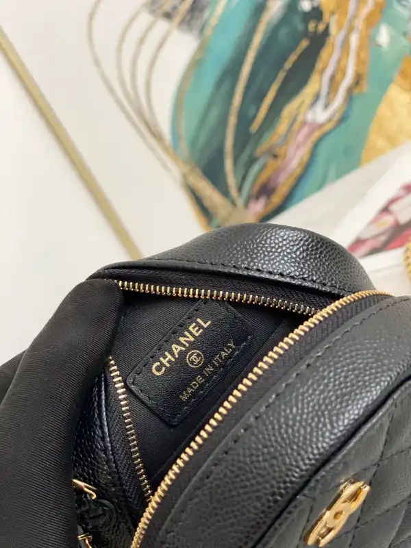 CHANEL ROUND BAG