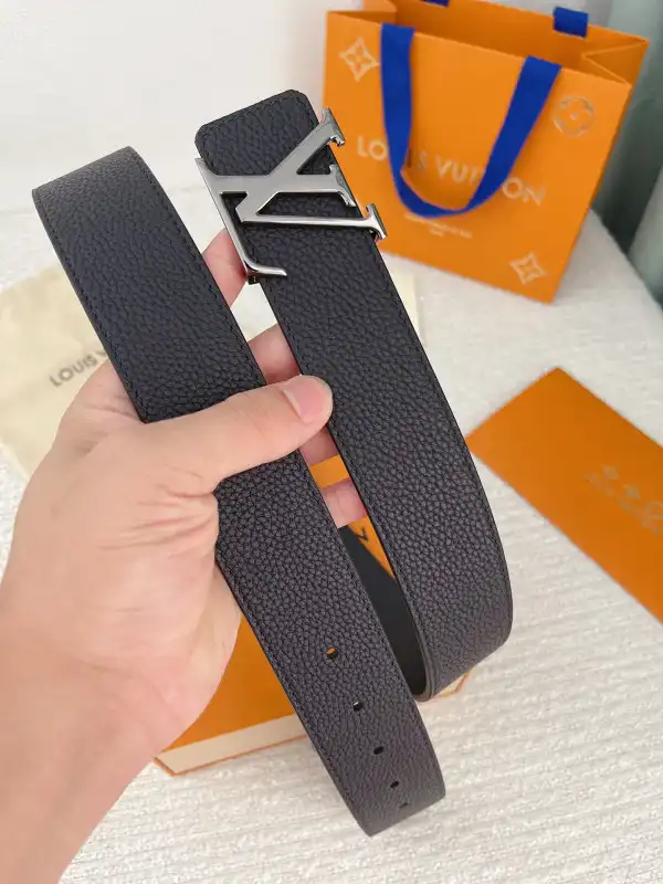 LOUIS VUITTON BELT