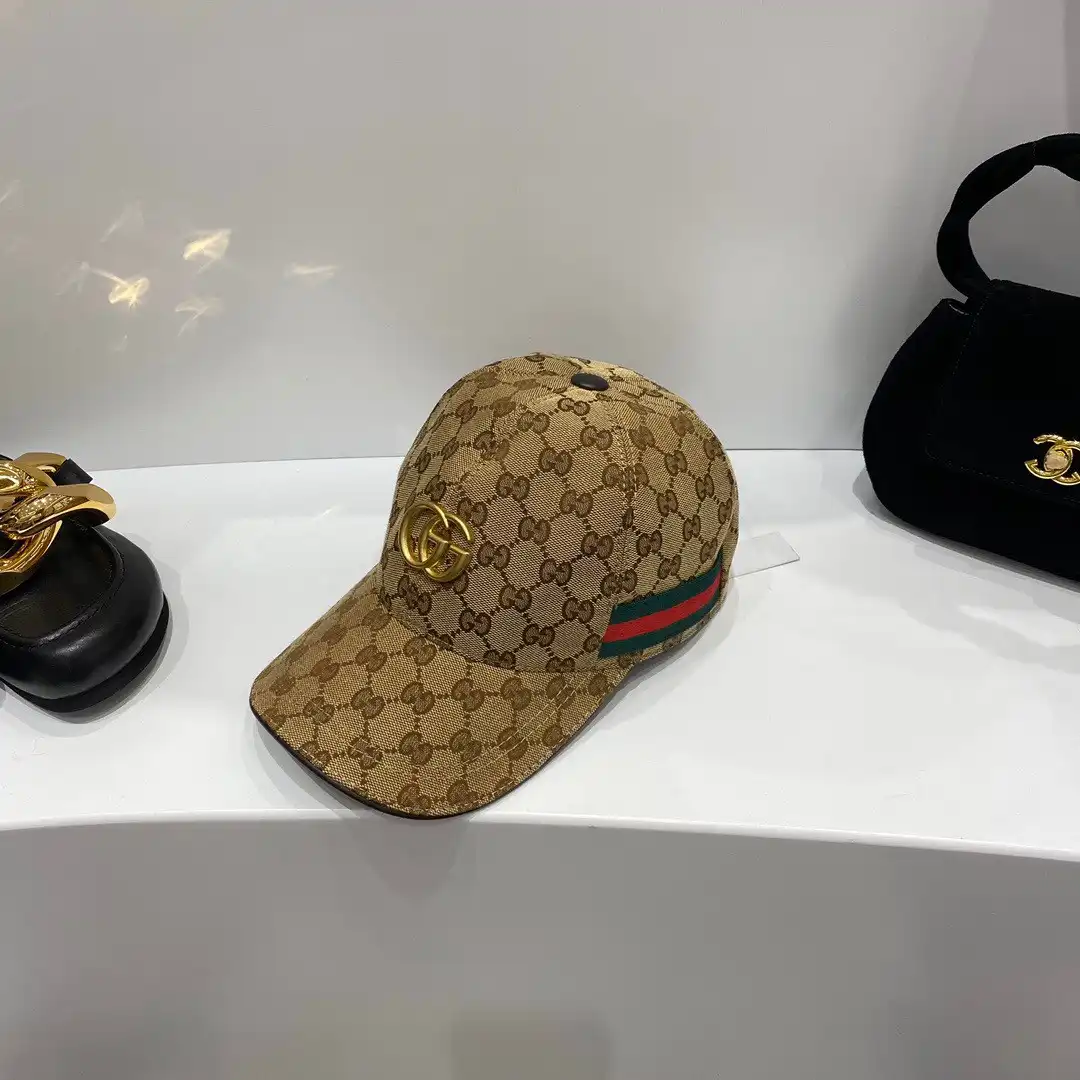 First bag ru GUCCI HAT