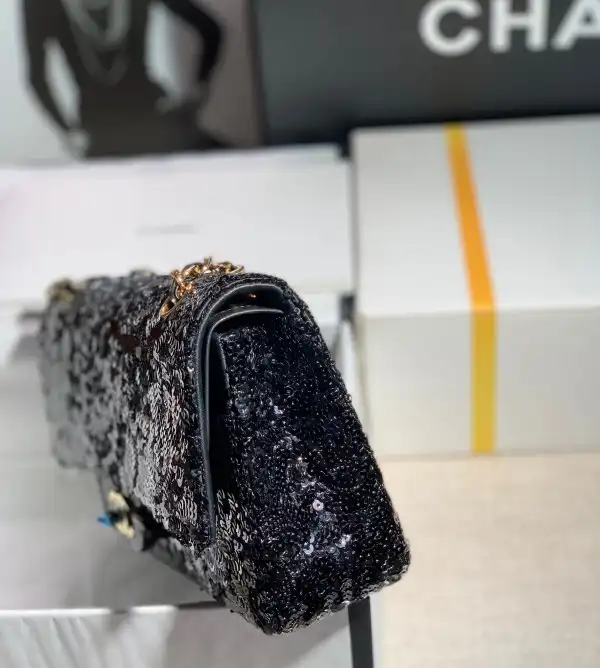 CHANEL CHANELASSIC FLAP BAG