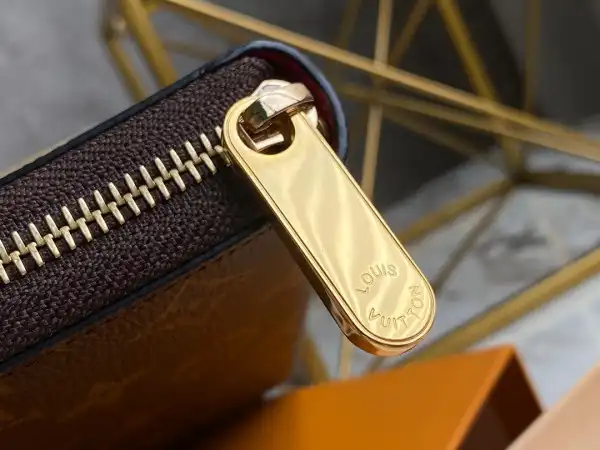 Affordable LOUIS VUITTON ZIPPY WALLET