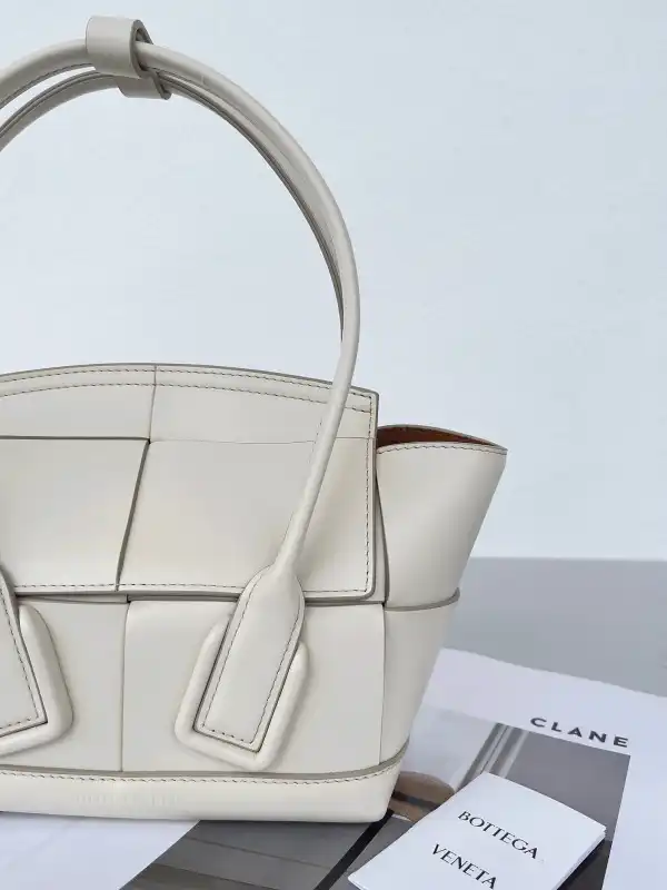 BOTTEGA VENETA MINI ARCO