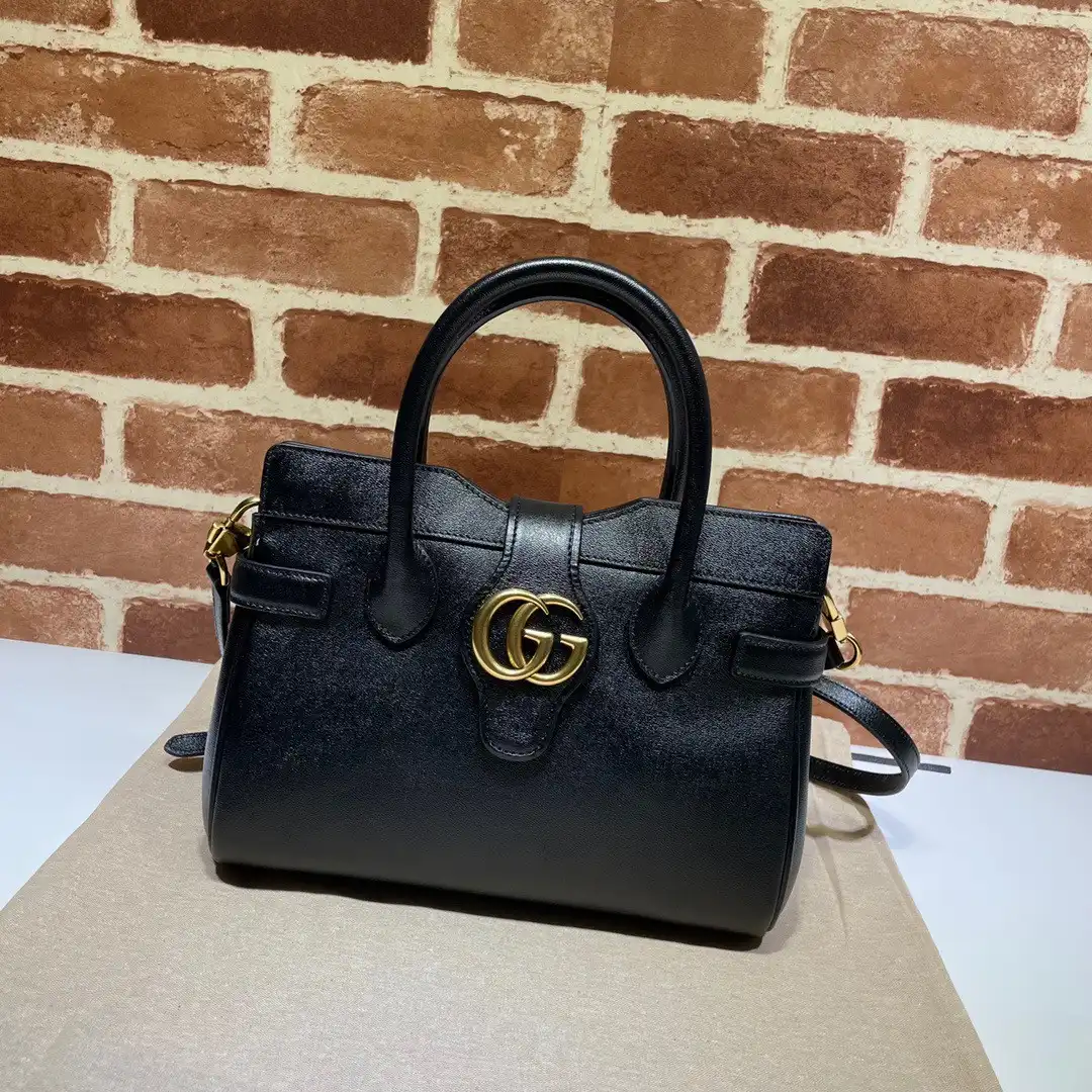 First Bag Ru GUCCI Small top handle bag with Double G