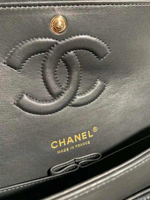 CHANEL CHANELASSIC FLAP BAG