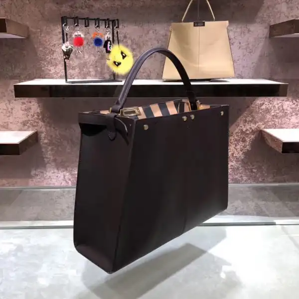 Yupoo bagsoffer FENDI PEEKABOO BAG