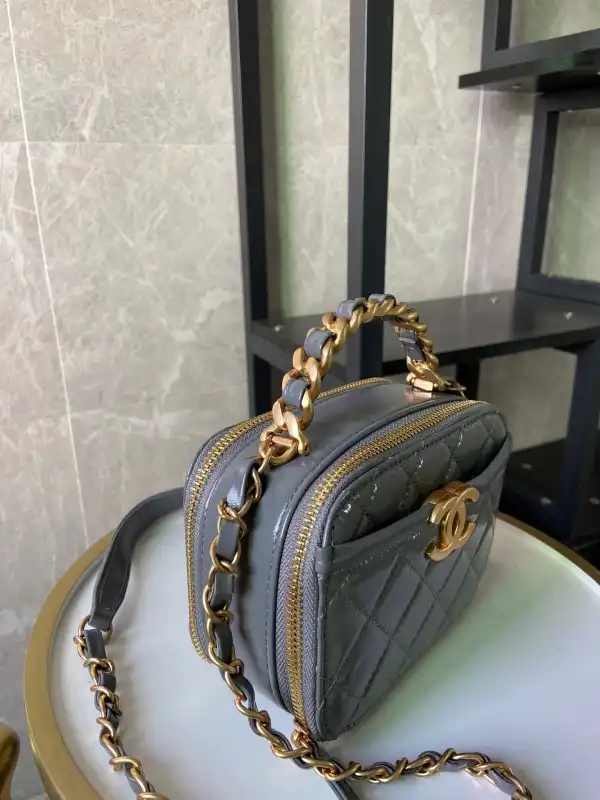 CHANEL SMALL VANITY CASE