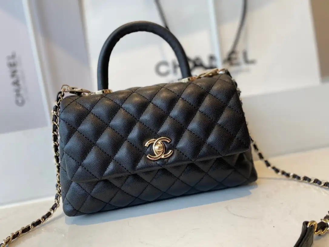 CL FLAP BAG WITH TOP HANDLE