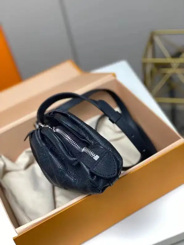 LOUIS VUITTON SCALA MINI POUCH