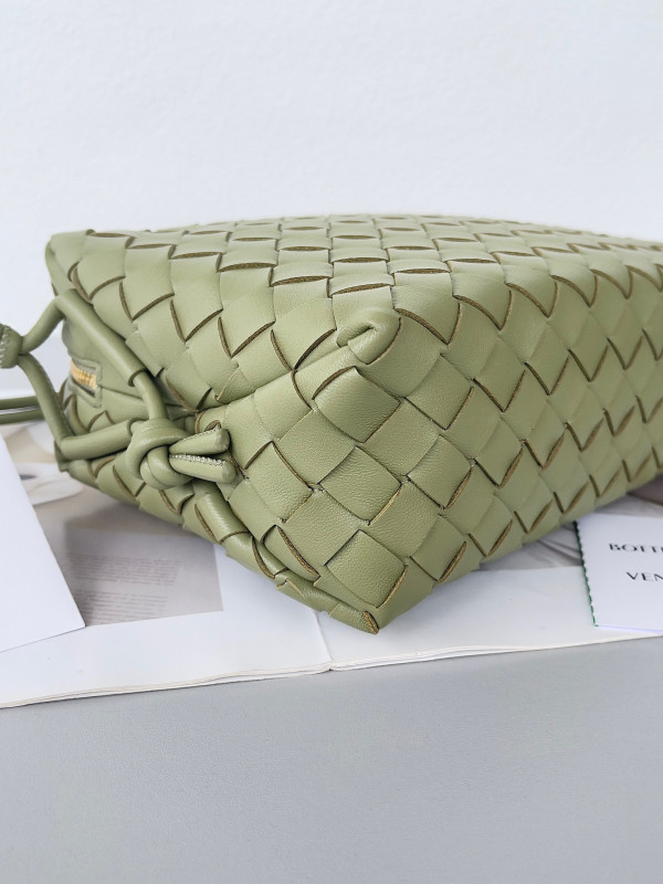 HOT SALE BOTTEGA VENETA Small Loop Camera Bag