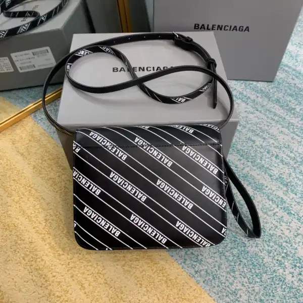 Frstbag ru BALENCIAGA WOMEN'S B. SMALL BAG