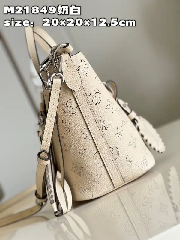 Cheap LOUIS VUITTON BLOSSOM PM