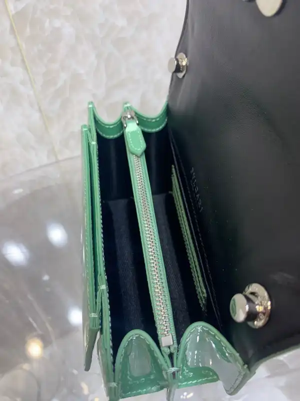 Yupoo bagsoffer BVLGARI SERPENTI FOREVER CROSSBODY BAG