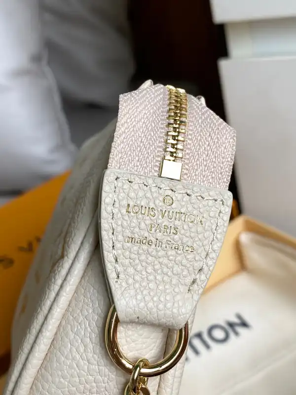 First bag ru LOUIS VUITTON MINI POCHETTE ACCESSOIRES