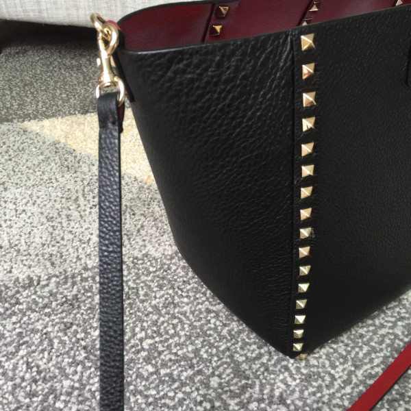 HOT SALE VALENTINO MEDIUM GRAIN CALFSKIN LEATHER ROCKSTUD BAG