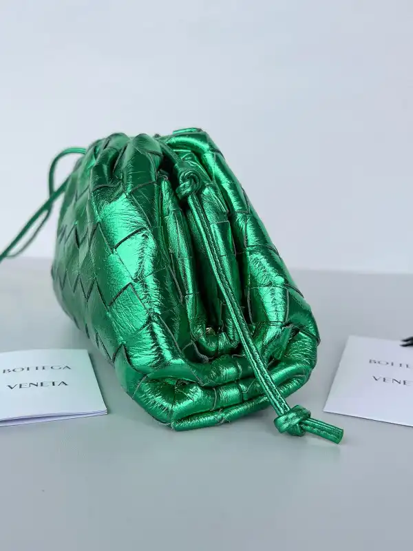 First Bag Ru BOTTEGA VENETA MINI POUCH