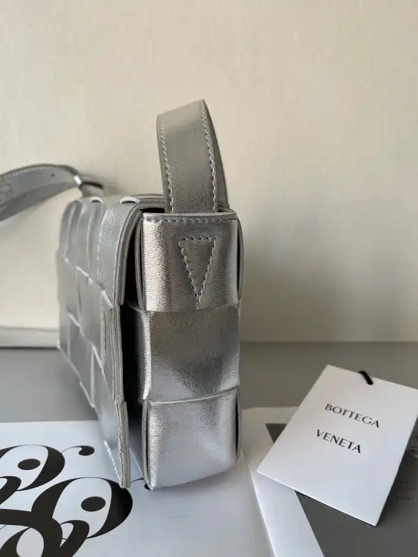 BOTTEGA VENETA CASSETTE