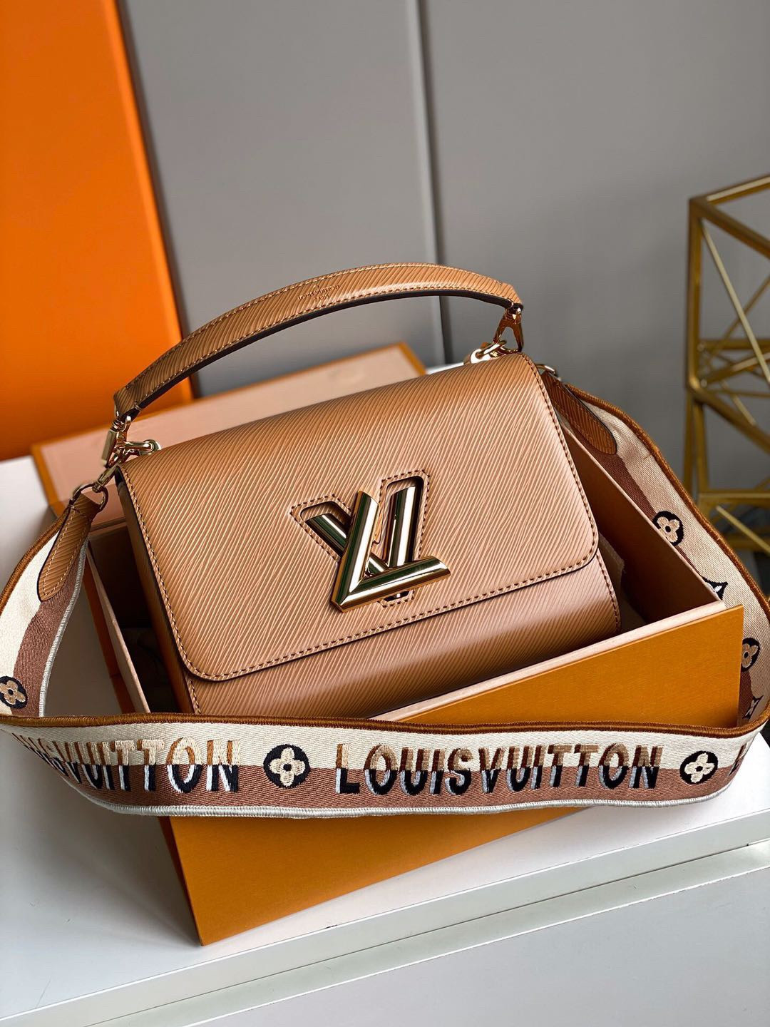 HOT SALE LOUIS VUITTON TWIST MM